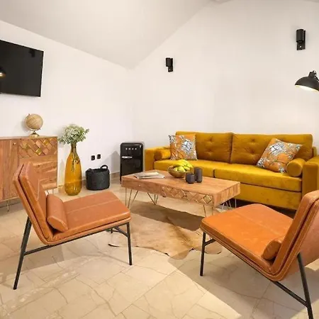 Vakantiehuis House In Varos *