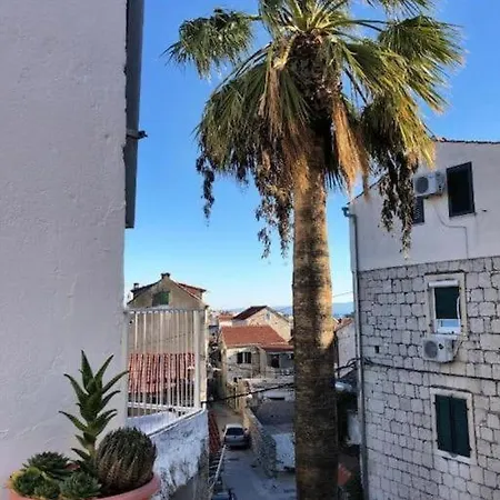 House In Varos Vakantiehuis *